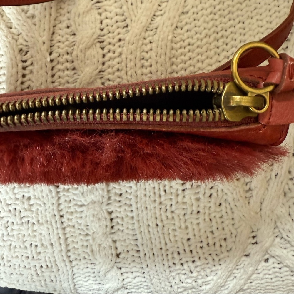 Madewell The Simple Pouch Belt Bag in Faux Fur Size XS - Picture 5 of 5